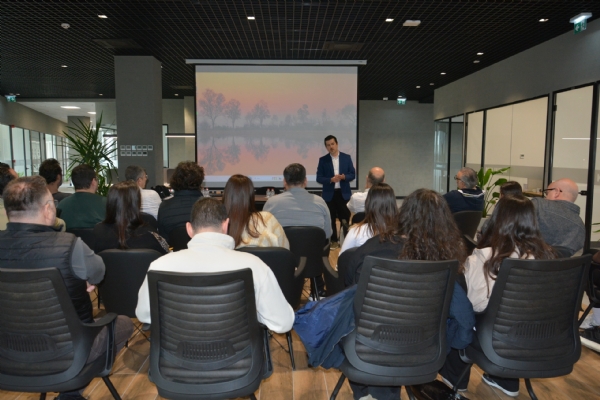 �orlu Ticaret ve Sanayi Odas� ile  Etkin Proje �� Birli�iyle D�zenlenen  �Mikro �l�ekten K�resel G�ce: B�y�me ve Alternatif  Finansman Yol Haritas�� Semineri Ger�ekle�ti