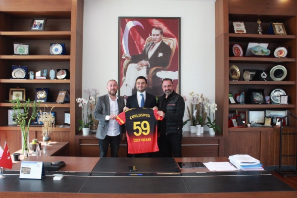 Şehrimizin Köklü Kulüplerinden Çorluspor´un Başkanı Mustafa Özkara ve Başkan Yardımcısı Tezer Özbaşaran Odamız Yönetim Kurulu Başkanı İzzet Volkan´a Ziyarette Bulundu