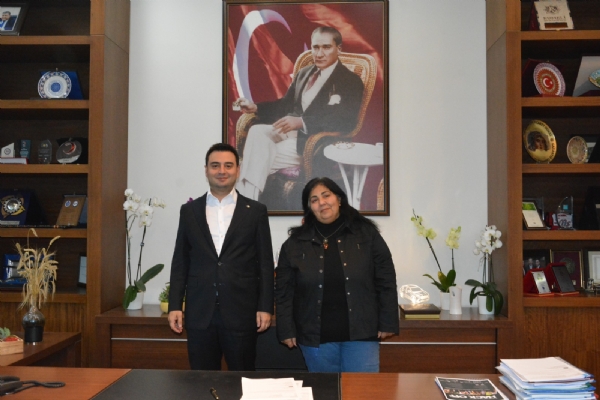 Çorlu Cadde İnternet Sitesi Yetkilisi Güler Özmen Yönetim Kurulu Başkanı İzzet Volkan´a Tebrik Ziyaretinde Bulundu