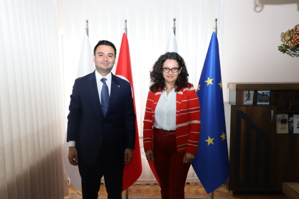 �orlu TSO Y�netim Kurulu Ba�kan� �zzet Volkan&acute;dan  Bulgaristan Ba�konsolosu  Say�n Radoslava Kafedzhiyska&acute;ya Ziyaret