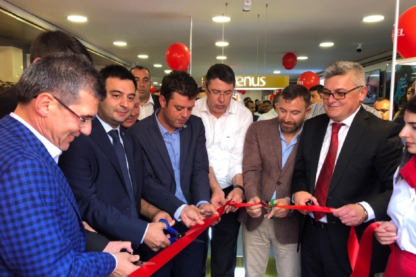Yönetim Kurulu Başkanımız İzzet Volkan ve Meclis Başkanımız Erdim Noyan Yazıcı Ltd. Şti. Çorlu Mağazası´nın Açılışına İştirak Ettiler