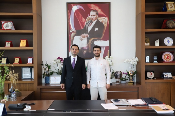 G�ven Gayrimenkul Firma Temsilcisi Nurullah DO�RU&acute;dan Y�netim Kurulu Ba�kan� �zzet VOLKAN&acute;a Ziyaret