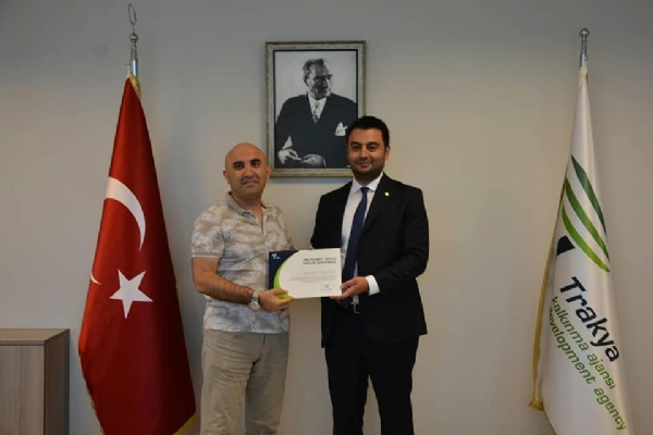 D Ticaret Okulu Mezunlar Sertifikalarn Ald