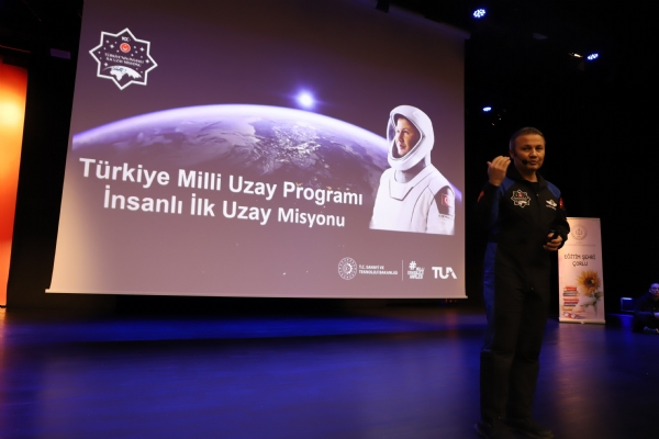 orlu Ticaret ve Sanayi Odas  ve orlu le Milli Eitim Mdrl  Birliiyle Dzenlenen Trkiye Milli Uzay Program nsanl lk Uzay Misyonu Semineri, Youn Katlm le Gerekleti
