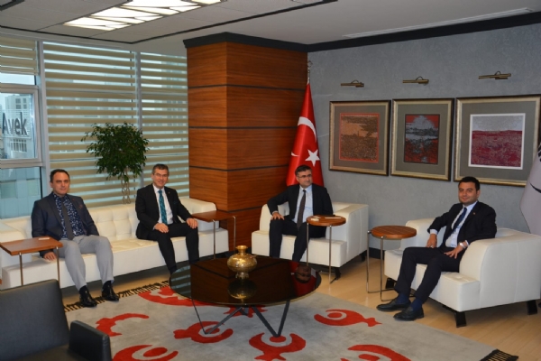 Odamız Yönetim Kurulu Başkanı İzzet Volkan ve Meclis Başkanı Erdim Noyan´dan Göreve Yeni Gelen Eximbank Genel Müdürü Enis Gültekin´e Hayırlı Olsun Ziyareti