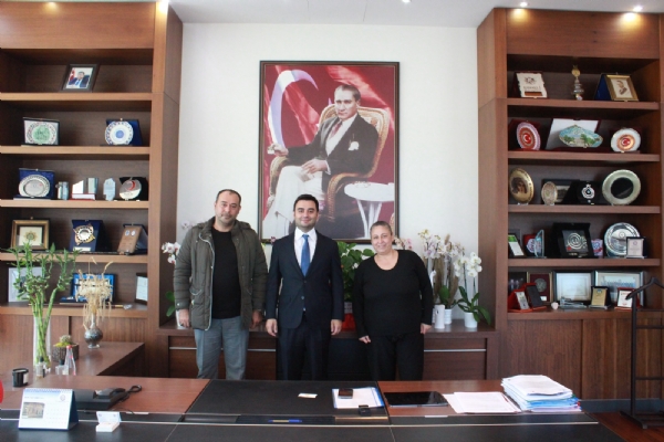 Çorlu Kara Gün Dostu Derneği Başkanı Fatih Türken ve Başkan Yardımcısı Selma Türken Odamız Yönetim Kurulu Başkanı İzzet Volkan´a Tebrik Ziyaretinde Bulundu