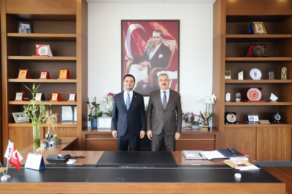 Tekirda� Nam�k Kemal �niversitesi Rekt�r� Prof. Dr. M�min �AH�N�den Ba�kan �zzet VOLKAN�a Tebrik Ziyareti