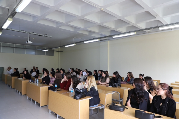 orlu Ticaret ve Sanayi Odas Ynetim Kurulu Bakan  zzet Volkan Namk Kemal niversitesi ktisadi ve dari Bilimler Fakltesi rencileriyle Bir Araya Geldi