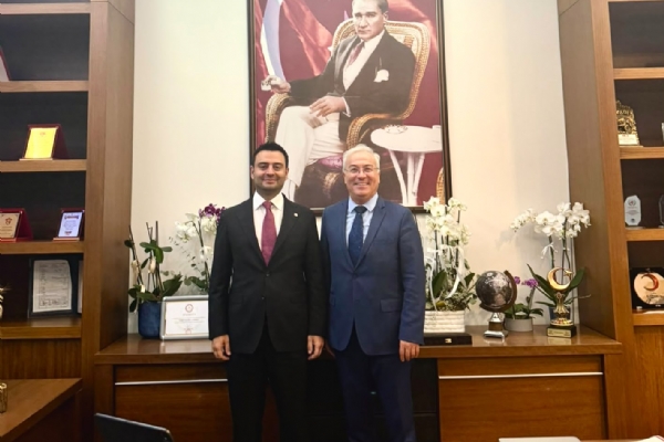Tekirda� Nam�k Kemal �niversitesi (NK�)  T�p Fak�ltesi Dekan�  Prof. Dr. Erdo�an G�LTEK�N�den Ba�kan �zzet VOLKAN�a Tebrik Ziyareti