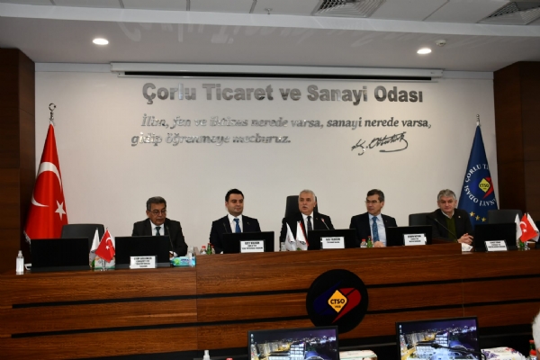 Tekirdağ Valimiz Sayın Aziz Yıldırımın İştirak Ettiği, Depremden Etkilenen Vatandaşlarımızın Barınma Sorunlarını Gidermek Amaçlı Desteklerin Görüşüldüğü Toplantıya Odamız Olarak Ev Sahipliği Yaptık
