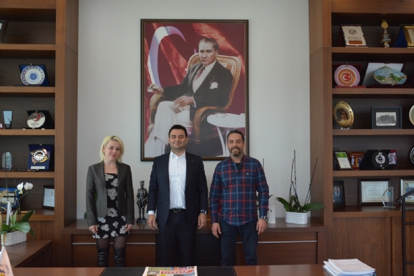 Odamız Meclis Üyesi Mustafa Kemal Atak ve Marmara Havadis Gazetesi Yazı İşleri Müdürü Fatma Atalay Yönetim Kurulu Başkanı İzzet Volkan´a Ziyarette Bulundu