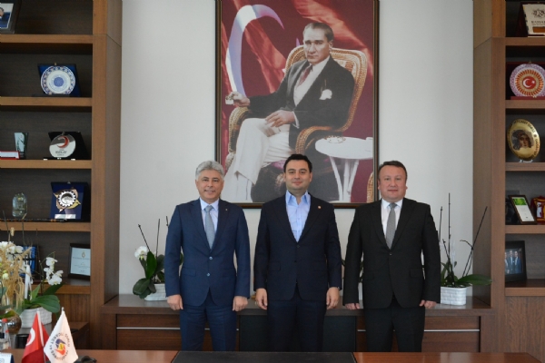 Ziraat Bankası Trakya Bölge Yöneticisi Murat Öztürk ve Ziraat Bankası Çorlu Şube Yöneticisi Tuncay Yörükden Odamız Yönetim Kurulu Başkanı İzzet Volkana Ziyaret