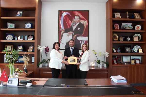 Odamız Yönetim Kurulu Başkanı İzzet Volkan Ülke ve Bölge Ekonomimizin Kalkınmasında Hayati Değere Sahip Kadın Girişimcileri Odamızda Ağırladı
