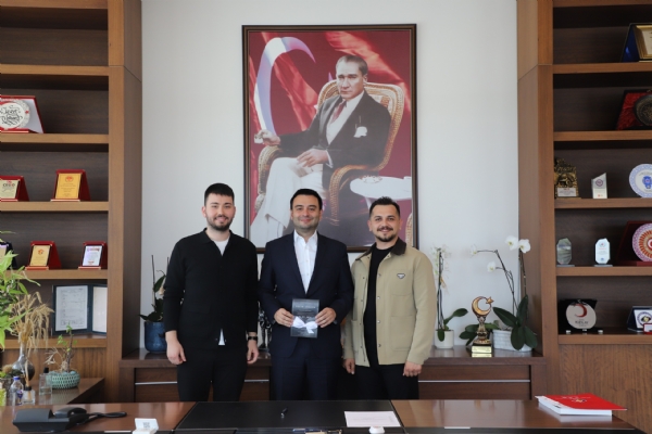 CHP �orlu �l�e Ba�kan Yard�mc�s� Ege SEZER ile  Devin Atelier Firma Yetkilisi G�khan O�AN  �orlu TSO Y�netim Kurulu Ba�kan� �zzet VOLKAN�  Ziyaret Etti