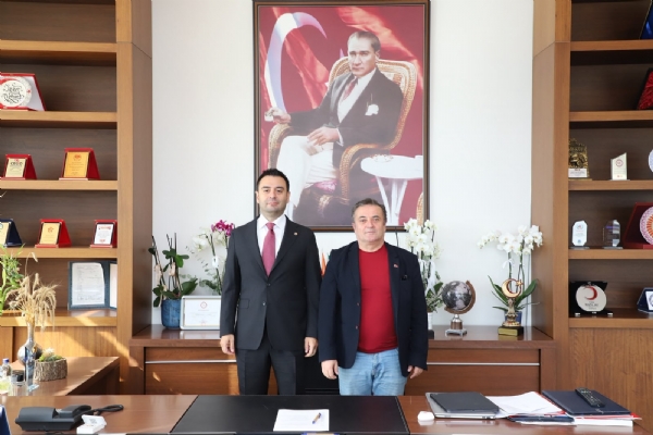 Trakya G�ndem Gazetesi �mtiyaz Sahibi Abdurrahim YILDIRIM&acute;dan Y�netim Kurulu Ba�kan� �zzet VOLKAN&acute;a Tebrik Ziyareti
