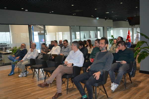 �orlu Ticaret ve Sanayi Odas� ile  Etkin Proje �� Birli�iyle D�zenlenen  �Mikro �l�ekten K�resel G�ce: B�y�me ve Alternatif  Finansman Yol Haritas�� Semineri Ger�ekle�ti