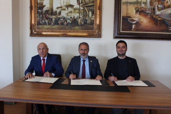 Çorlu Ticaret ve Sanayi Odası ile Rumeli Üniversitesi Özel Çorlu Açı Anadolu Lisesi Arasında Düzenlenen Yazılım Sertifika Programı İş Birliği Protokolü Gerçekleşti