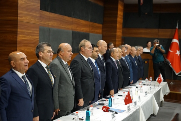 CHP Genel Bakan Yardmcs ve Parti Szcs, Tekirda Milletvekili Sayn Faik ztrakn  Bakanlnda,  Dzenlenen  CHP Ekonomi  Masas Toplants  Odamz Ev Sahipliinde Gerekleti