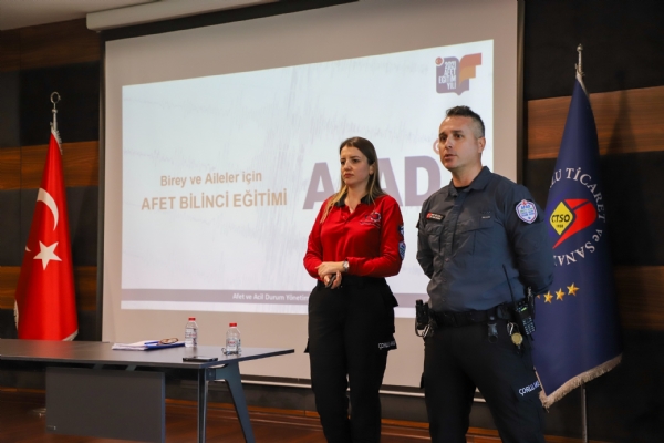 �orlu Ticaret ve Sanayi Odas� ve �orlu Belediyesi  Afet ��leri �ube M�d�rl��� �� Birli�inde D�zenlenen  Afet Bilgilendirme E�itimi ve Tahliye Tatbikat� Ger�ekle�ti