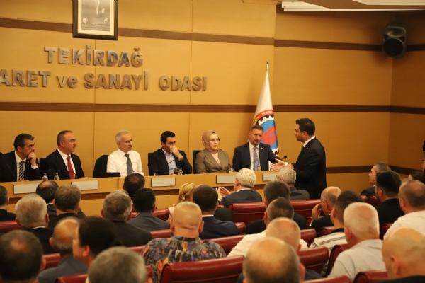 �orlu TSO Y�netim Kurulu Ba�kan�  Say�n �zzet VOLKAN ve Meclis Ba�kan� Say�n Erdim NOYAN,   T.C. Ula�t�rma ve Altyap� Bakan�  Say�n Abdulkadir URALO�LU Ba�kanl���nda  D�zenlenen Toplant�ya Kat�ld�