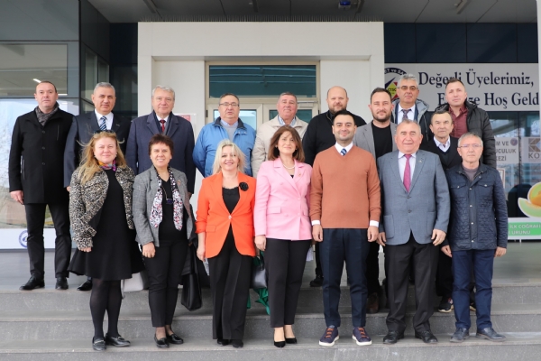 Çorlu Balkan Göçmenleri Derneği Odamız Yönetim Kurulu Başkanı İzzet Volkan´ı Ziyaret Etti