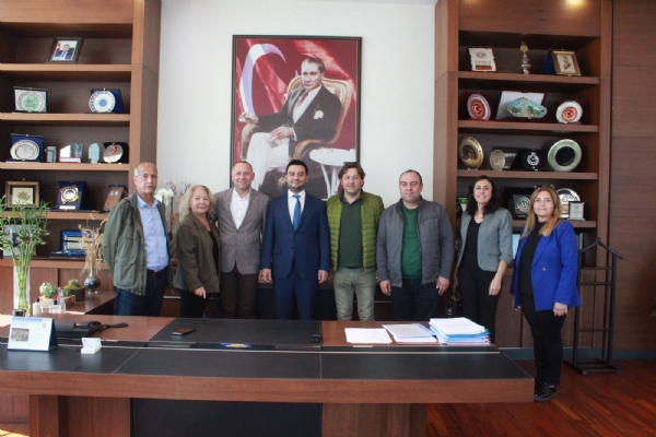 CHP Ergene İlçe Başkanı Nuh Nuhoğlu ve İlçe Teşkilatı Üyeleri Odamız Yönetim Kurulu Başkanı İzzet Volkana Tebrik Ziyaretinde Bulundu