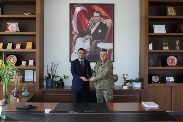 orlu 5. Kolordu ve Garnizon Komutan Tmgeneral Sayn Mehmet Cafer AKSOYTRKten, orlu TSO Ynetim Kurulu Bakan Sayn zzet VOLKANa Ziyaret