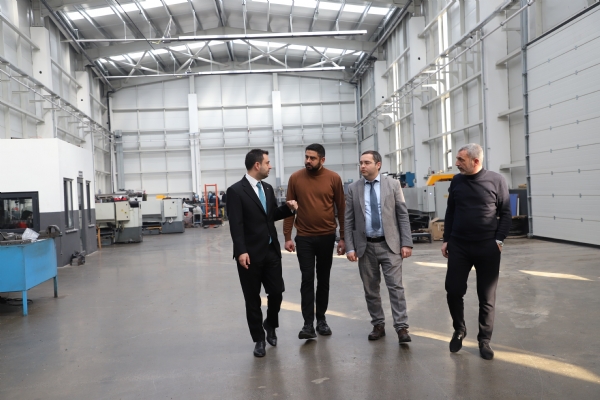 Ynetim Kurulu Bakan zzet Volkan,  BTA elik Firma Yetkilisi Onur Burak Atlgan ve  Bilgi Grup Sahibi Yasin Dacya Ziyarette Bulundu