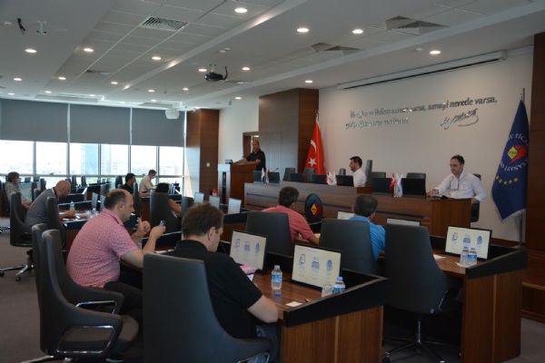 Yönetim Kurulu Üyelerimize Yönelik Olarak Dijital Dönüşüm Konusunda Seminer Düzenlendi
