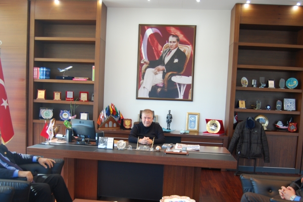 Eski Devlet Bakan Yksel Yalovadan Enis Slne Ziyaret
