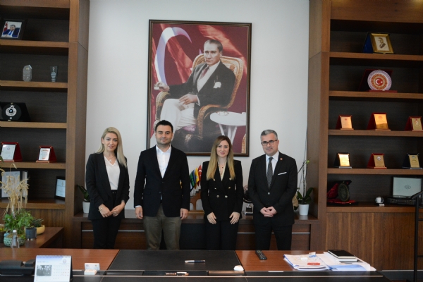 Mektebim Koleji Kamps Mdr  lkay Engin, Halkla likiler Uzman Duygu Adgzelolu, Eitim Teknolojileri Uzman,  Teacherx Kurucusu Dr. Il Boy Ergl  Odamz Ynetim Kurulu Bakan zzet Volkan´a  Ziyarette Bulundu