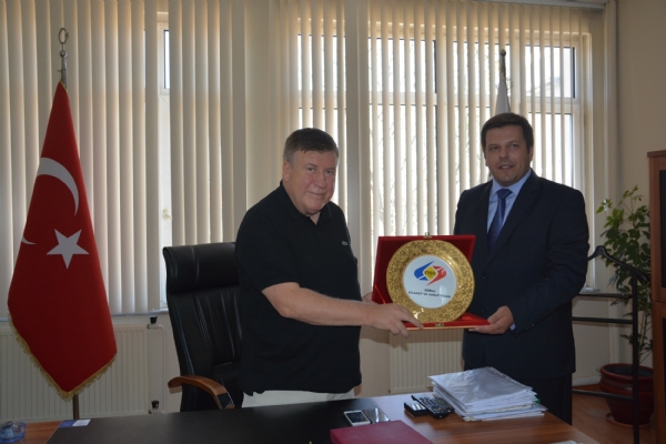 Kosova Prizren Belediye Meclis Bakan Yardmcs´ndan Enis Sln´e Ziyaret