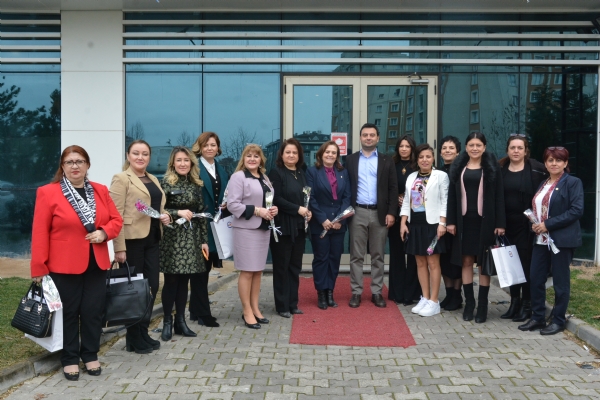 orlu Ticaret ve Sanayi Odas Ynetim Kurulu Bakan zzet Volkan, 8 Mart Dnya Kadnlar Gn Dolaysyla TOBB Tekirda l Kadn Giriimciler Kurulu yeleri  ile Bir Araya Gelerek Kadnlar Gnn Kutlad