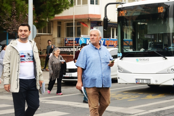 orlu Kaymakaml,orlu Emniyet Mdrl, orlu Belediyesi, Odamz ve orlu ofrler ve Otomobilciler Odas birliiyle Dzenlediimiz YAYAYA YOL VER Sosyal Sorumluluk Projesi Dzenlendi