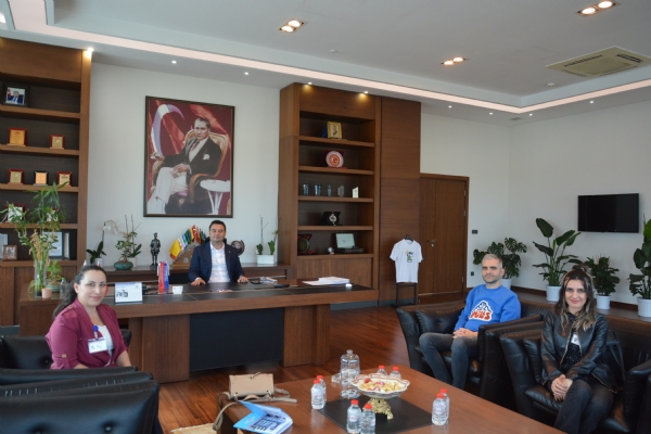 Sevgi Di Poliklii Genel Koordinatr Sayn;Selda Tekkl, Halkla likiler Koordinatr Sayn;idem Klaslan, ve Balkan lkeleri Salk Turizmi Koordinatr sa Yksel Odamz Ynetim Kurulu Bakan zzet Volkan´ Ziyaret Etti