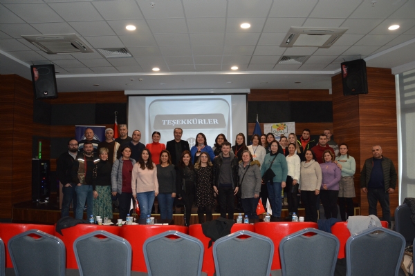 orlu TSO Akademi´de Anneciim Babacm Beni Duyar msn? Semineri Gerekleti
