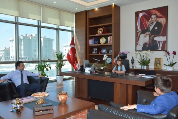 orlu TSO Bakan zzet Volkan, Koltuunu Gelecein Sahibi ocuklara Devretti