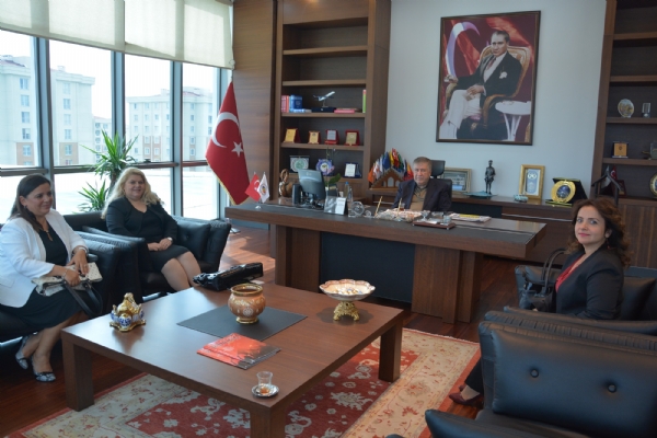 VakfBanktan Enis Slne Ziyaret