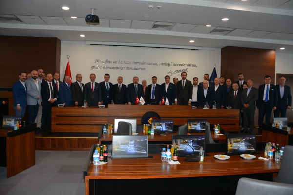Esnaf Odalar ve  Dnyasnn Temsilcileri TBMM Meclis Bakan Prof. Dr. Mustafa entop ile stiarelerde Bulundu