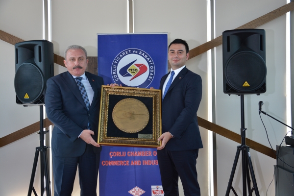 TBMM Meclis Bakan Prof. Dr. Mustafa entop orlu TSO tarafndan Onuruna Verilen Yemee Katld