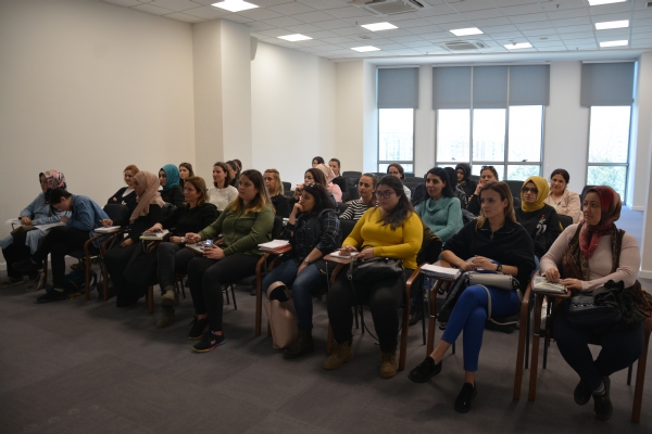 Kadnlara zel Giriimcilik Eitimi Balad
