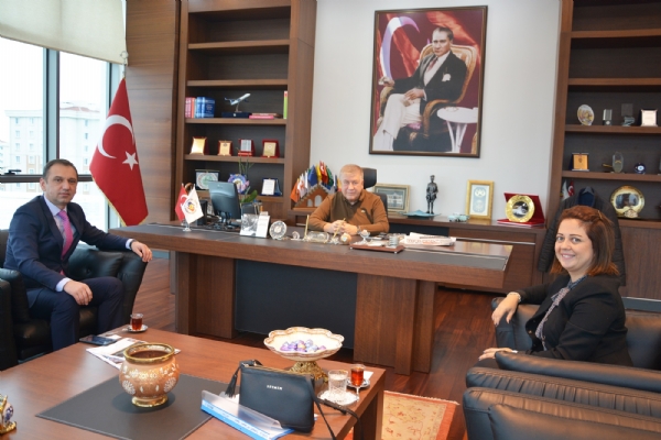 Akbank Emlak Konut ubesi´nden Enis Sln´e Ziyaret