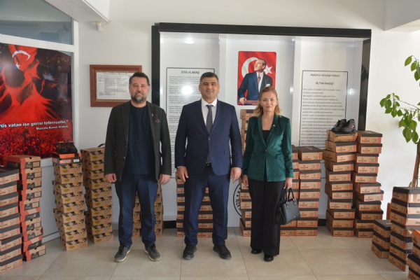 Odamzdan 350 renciye Ayakkab Yardm