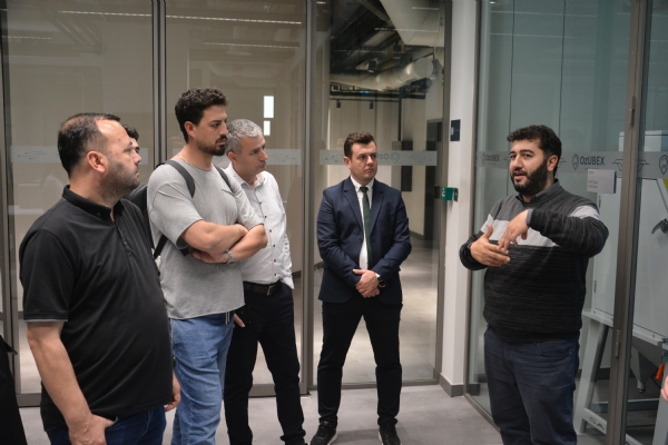 �orlu Ticaret ve Sanayi Odas�n�n  �kiz D�n���m Hareketi Teknik Destek Projesi Kapsam�nda, �zye�in �niversitesi �zubex Model Fabrika Ziyaret Edildi