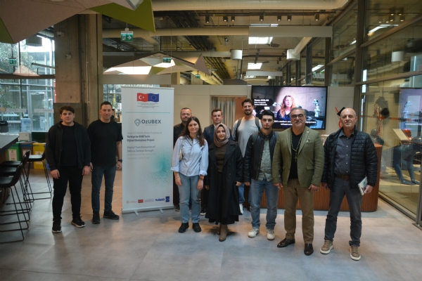 �orlu Ticaret ve Sanayi Odas�n�n  �kiz D�n���m Hareketi Teknik Destek Projesi Kapsam�nda, �zye�in �niversitesi �zubex Model Fabrika Ziyaret Edildi