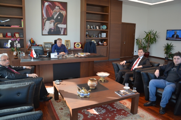 orlu le Milli Eitim Mdr ile orlu Src Kurslar ve Eitimcileri Yardmlama ve Dayanma Dernei Bakanndan Enis Slne Ziyaret