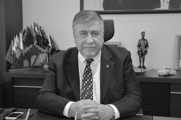 Ynetim Kurulu Bakanmz Enis Sln, Vefat Etti