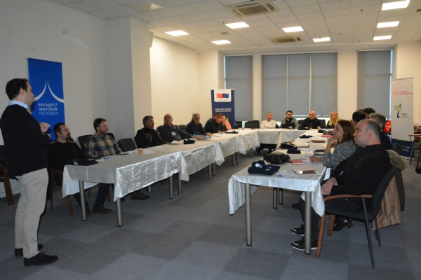 Odamz Ve Trakya Verimlilik Platformu   Birliinde Dzenlenen  Gne Enerjisi Sistemleri Eitimi Gerekleti