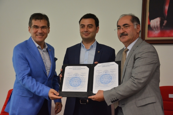 Sektr Tmleik Eitim Program birlii Protokol ile renciler  Hayatna Hazr Olacak