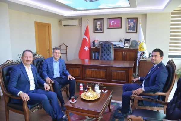 Ynetim Kurulu Bakanmz zzet Volkan ve Meclis Bakanmz Erdim Noyan´dan AK Parti Tekirda l Bakan Mestan zcan´a Ziyaret